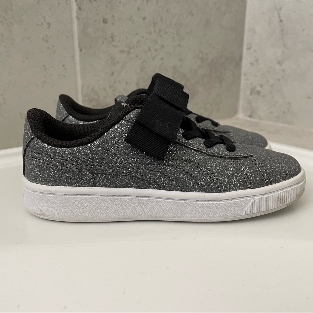 Puma Silver Sneaker Size 10 Toddler